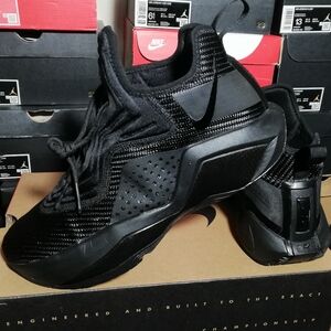 NIKE LEBRON JAMES SOLIDER 14 MEN'S SIZE 10.5 GREAT CONDITION